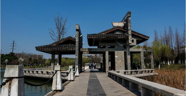 荊川公園聽(tīng)雨軒水榭