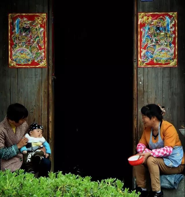 見證歷史滄桑風雨的古老大門