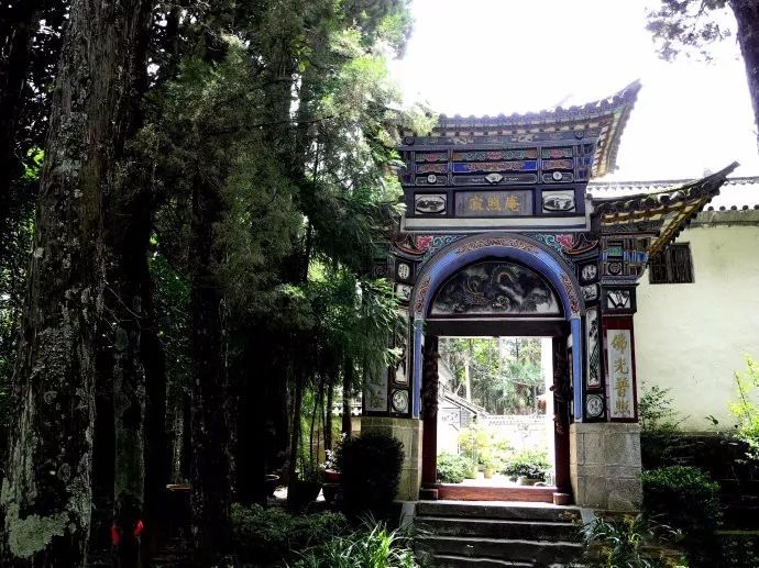 “中國最美寺院”寂照庵，房子象征著家是情感