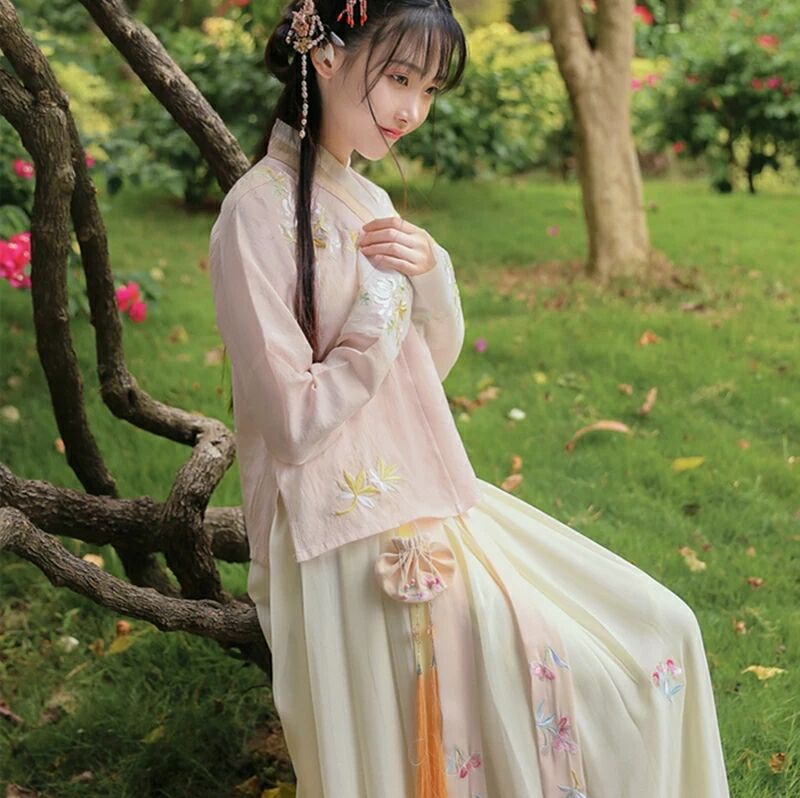 雨縑縑意漢服，清新刺繡襦裙?jié)h服圖片