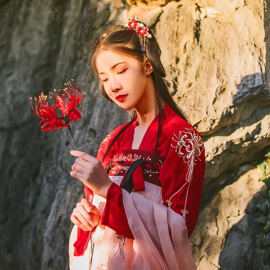 火紅彼岸花齊胸襦裙?jié)h服，日常春夏漢服圖片