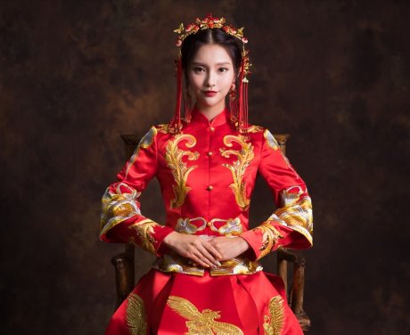 傳統(tǒng)吉祥中式禮服，奢華鳳凰新娘禮服