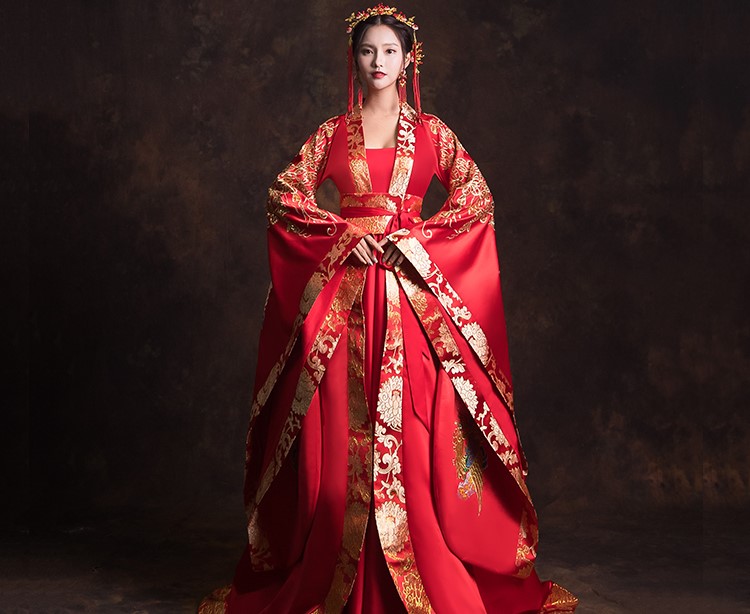 漢服新娘結(jié)婚禮服，奢華大氣中式禮服