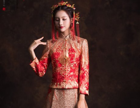 古典新娘結(jié)婚禮服，喜悅花朵中式禮服