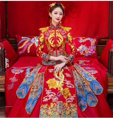 花開牡丹中式禮服，古韻悠揚(yáng)奢華刺繡新娘禮服