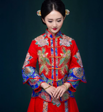 中國風(fēng)中式禮服，鳳凰刺繡新娘結(jié)婚禮服