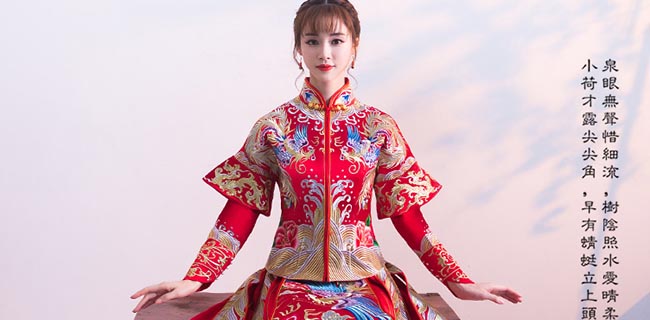 傳統(tǒng)古典中式禮服，新娘秀禾服結(jié)婚禮服