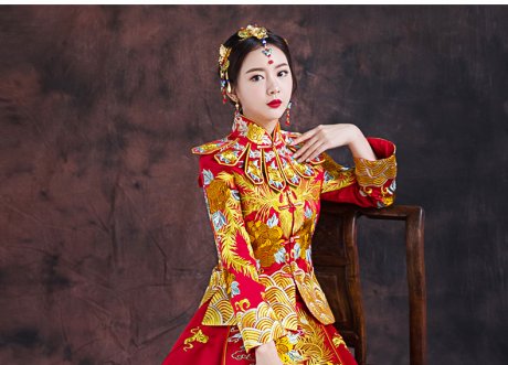 紅色長款拖尾中式禮服，精美刺繡新娘結(jié)婚禮服