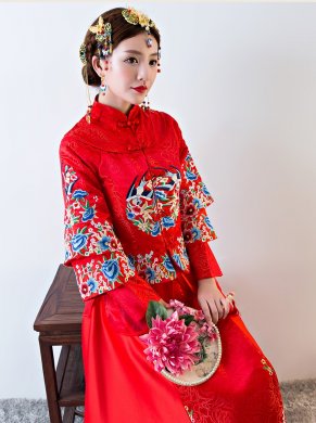 古色古香中式禮服，中國風(fēng)新娘結(jié)婚禮服