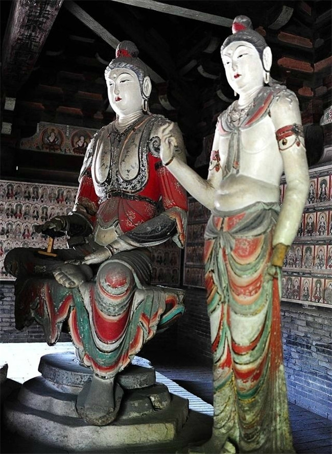 平遙鎮(zhèn)國古寺華美彩塑