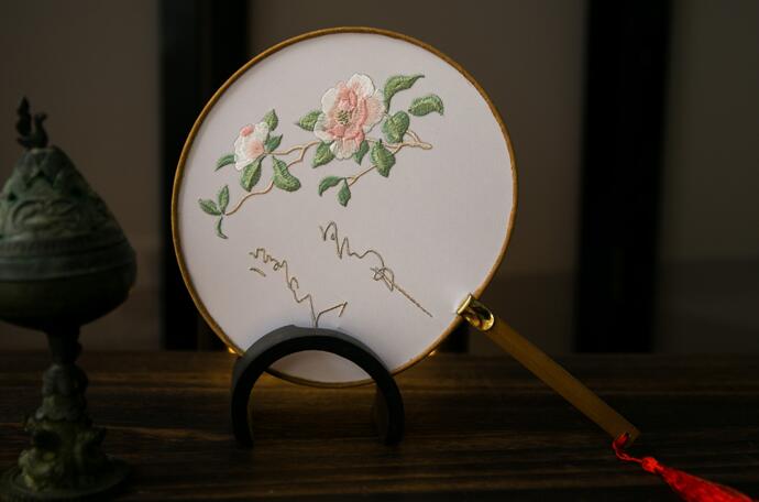 三款國色芳華刺繡團扇，周邊流蘇古典扇子