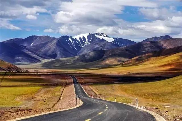 十條最適合自駕出游的中國風(fēng)景公路，一路美景