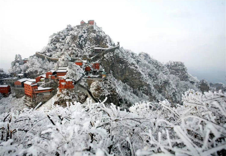 武當山千里冰封萬里雪飄