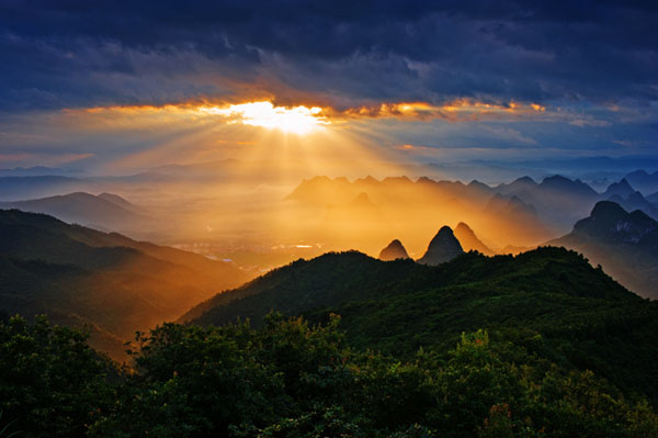 桂林市堯山美麗風(fēng)景攝影