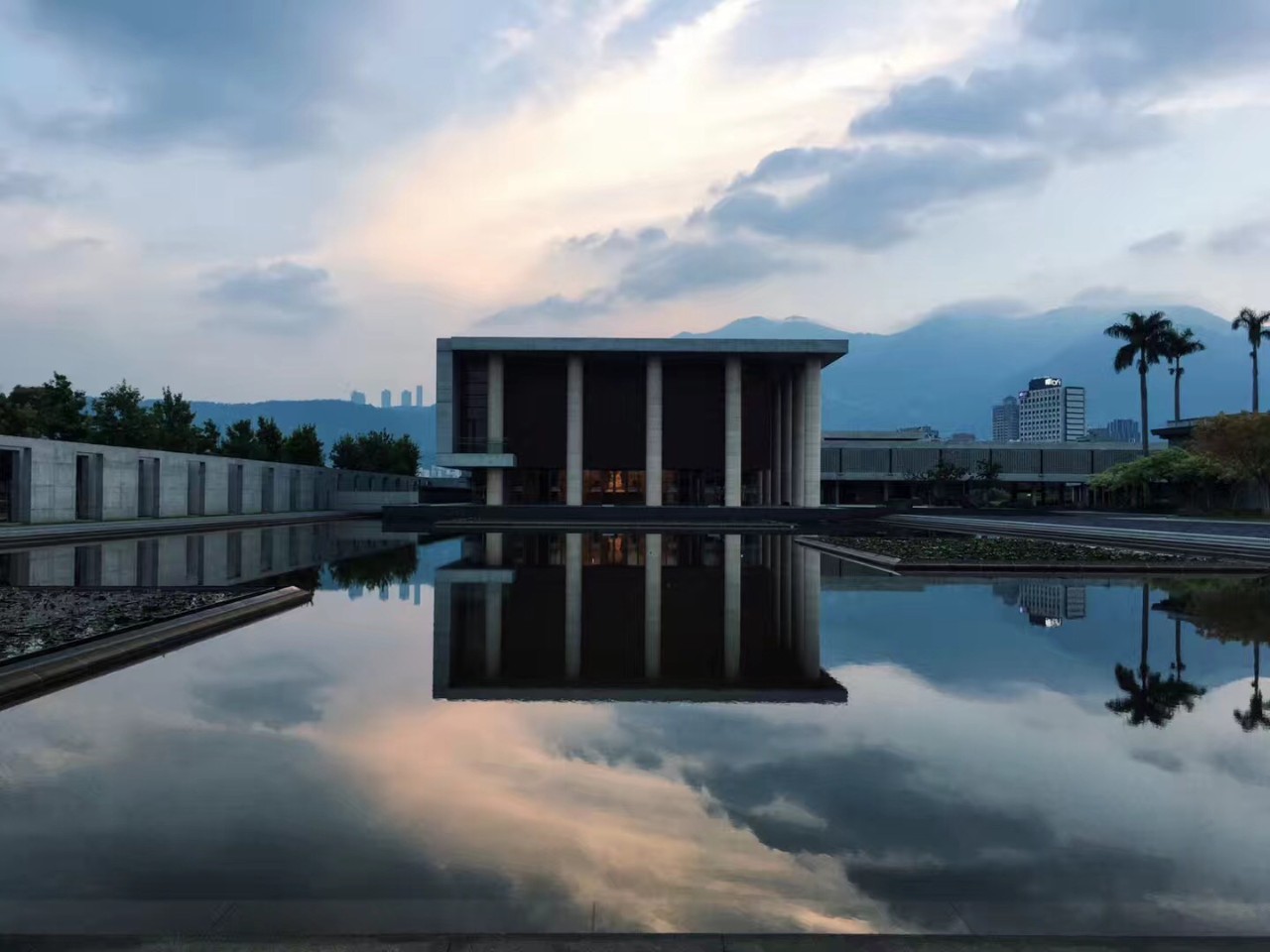 28000m2神秘寺廟-水月道場，吸引百萬人朝拜