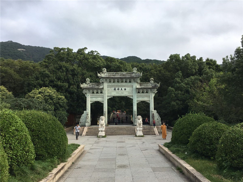 普陀三大寺之一——法雨寺