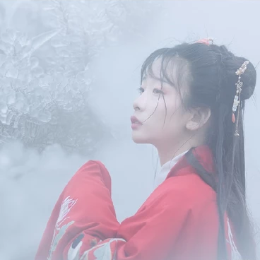 冰雪天地帶傘女生頭像，唯美古風(fēng)真人頭像