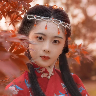 紅葉映霞女生頭像，唯美古風(fēng)真人頭像