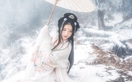 古風(fēng)美女，雪地女子