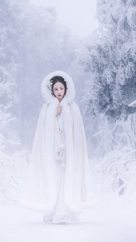 唯美雪景古裝美女圖片，清新淡雅的古裝攝影欣賞