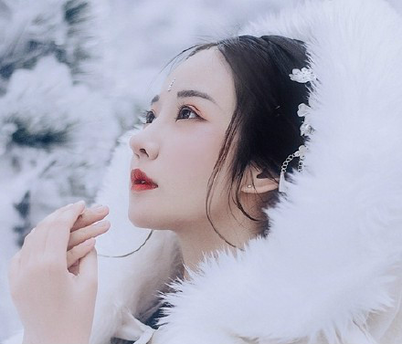 唯美雪景古裝美女圖片，清新淡雅的古裝攝影欣賞